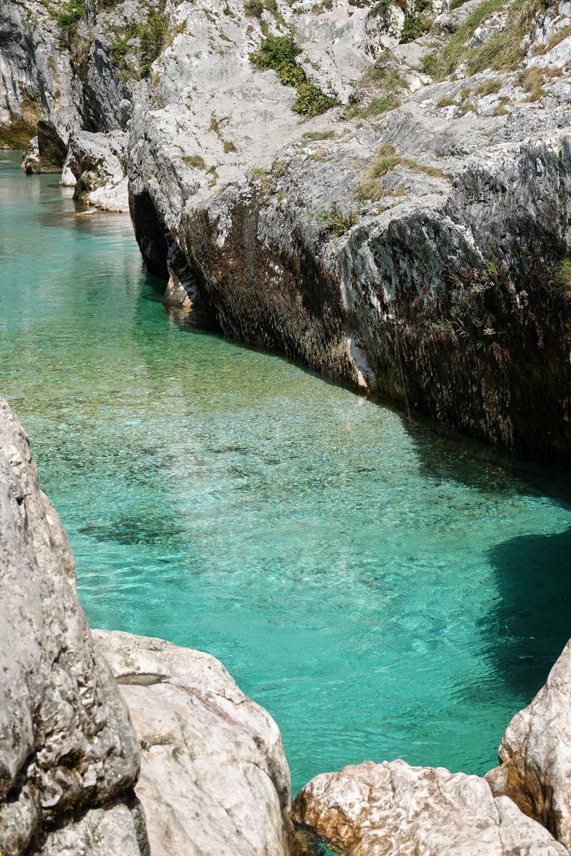 Soca türkis traumhaft schönes Wasser Socatal Triglav Nationalpark Slowenien