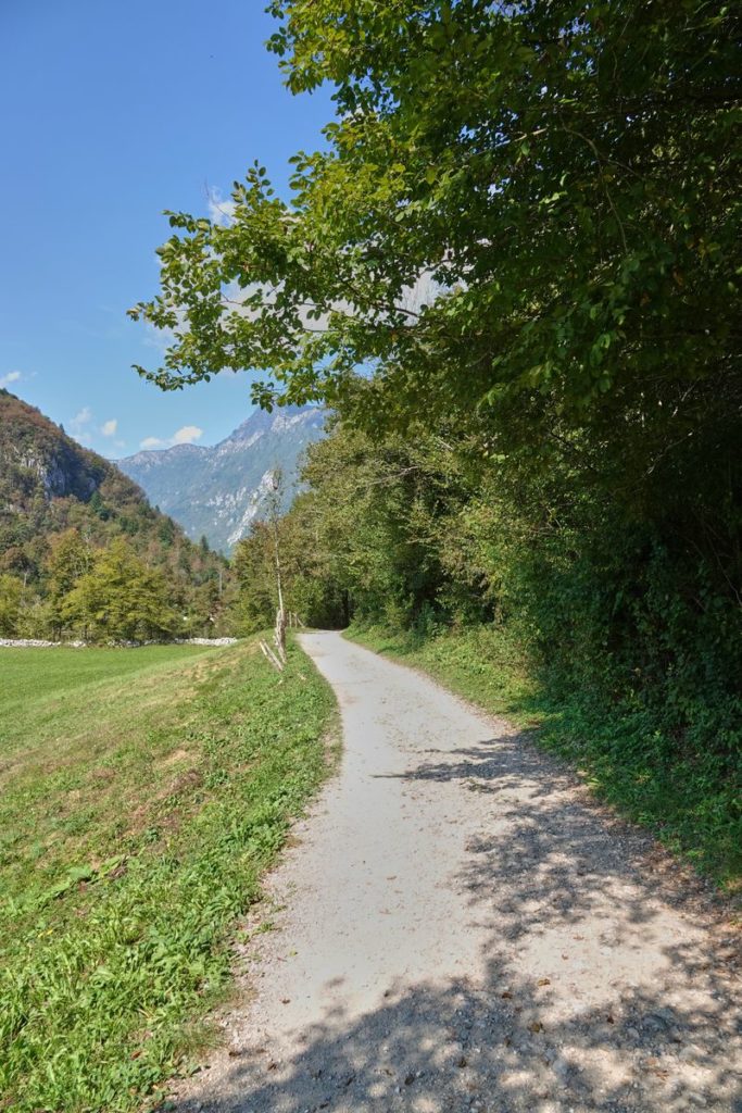 Weg zum Slap Kozjak Socatal Slowenien