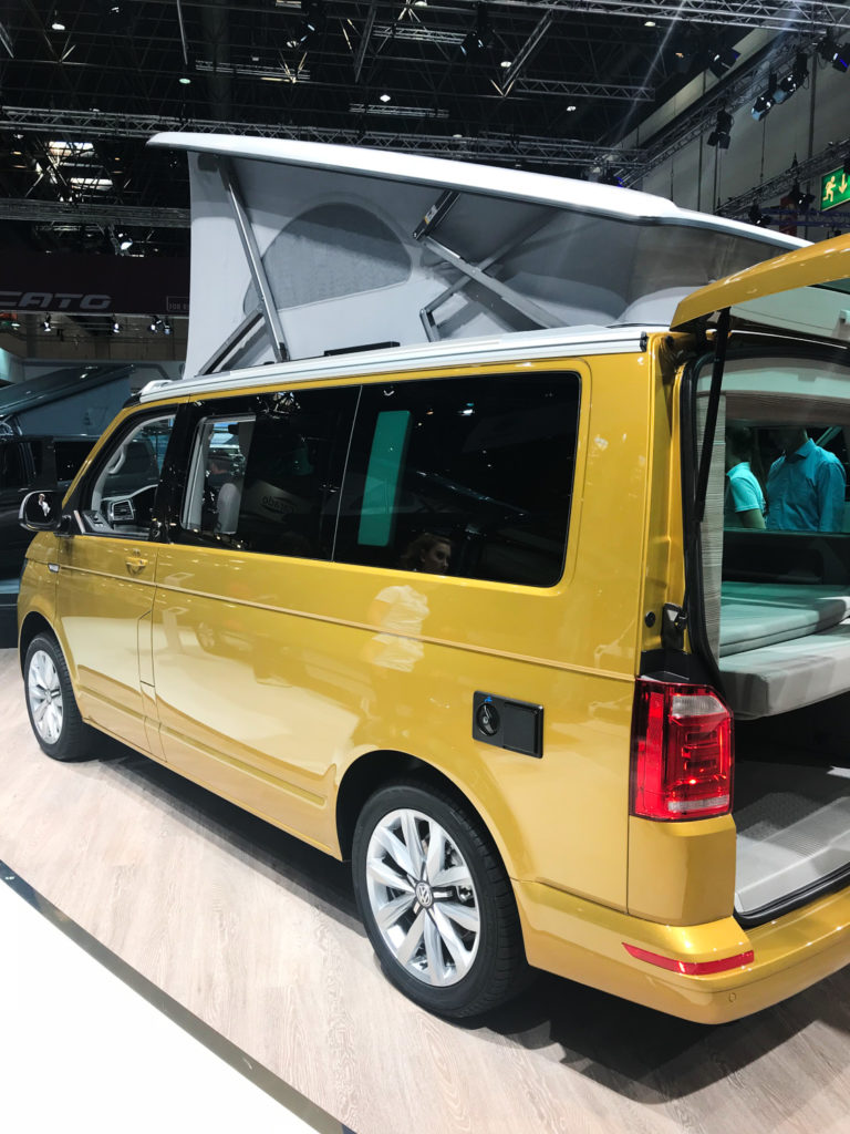 VW Bus kaufen VW California 30 years auf der Caravan Salon in Düsseldorf