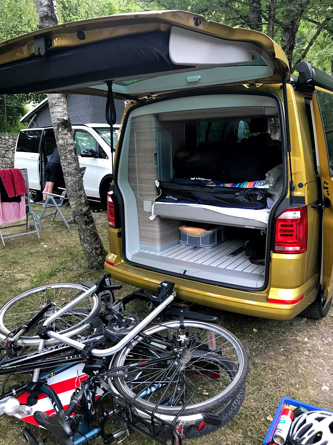 Auffahrkeile am VW t6 Fahrradträger  Campingbus ausbau, Vw campingbus,  Wohnmobilumbau
