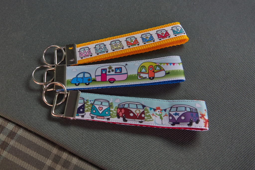 Camper Geschenke Schlüsselband Bullis und Wohnwagen