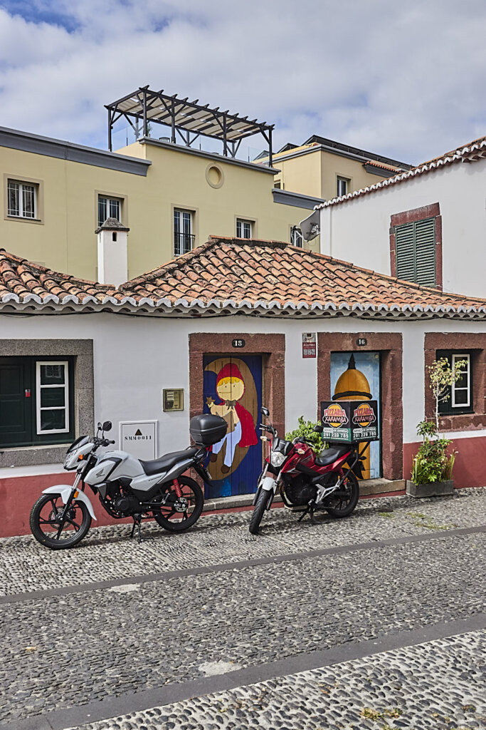 Bunte Türen von Funchal