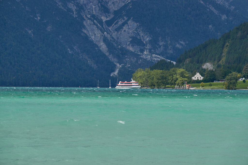 Achensee Schifffahrt Boot auf dem Achensee in Tirol