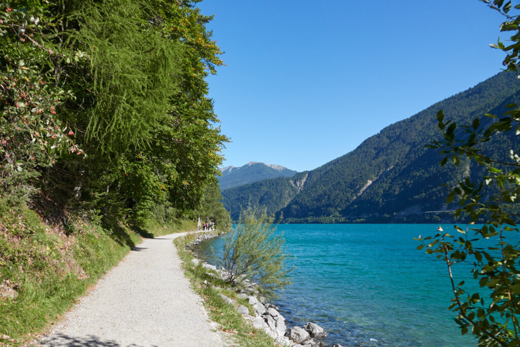 Entlang des Ufers